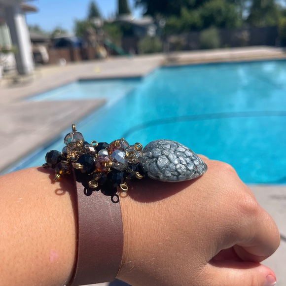 Beautiful heart shaped crystal bracelet - Picture 2 of 2